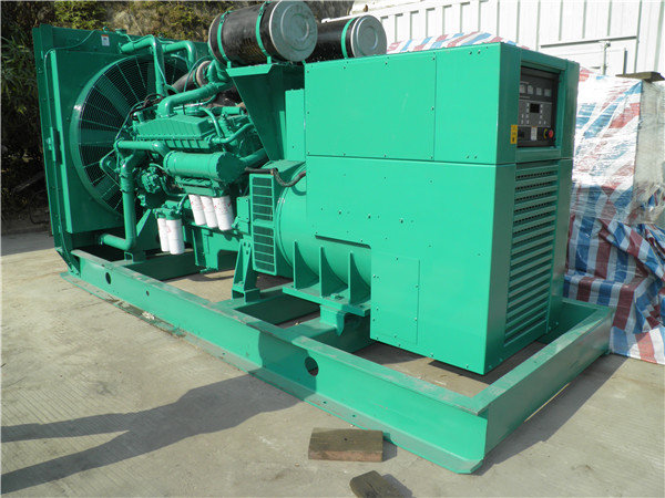 四会发电车出租-柴油发电机散热器怎样散热