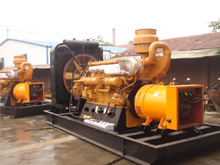 四会发电机组的频率规格是如何确定的？