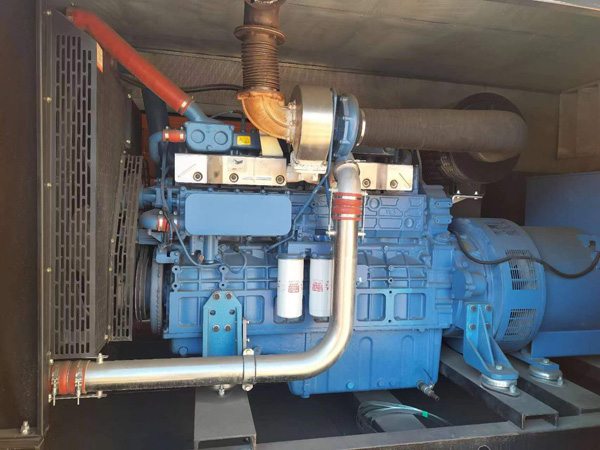 四会燃油消耗率与进气温度的具体关系是什么？