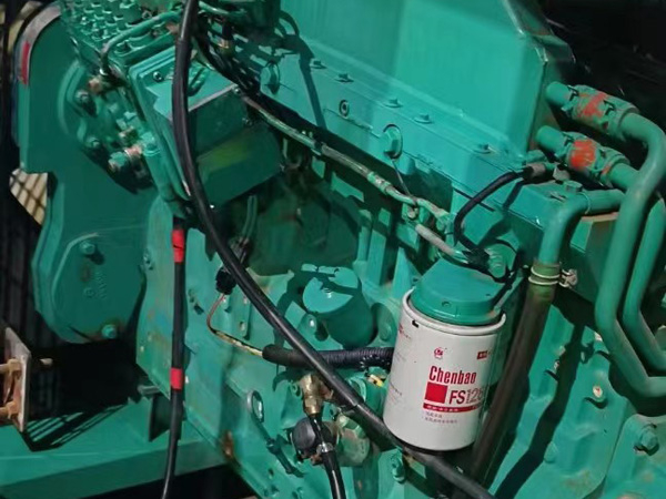 四会如何确定新的发电机组控制系统是否与原系统兼容？